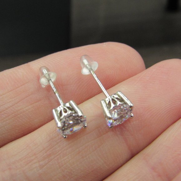 Sterling Silver Stylish Round CZ Gem Stud Earrings Vintage - Picture 4 of 7